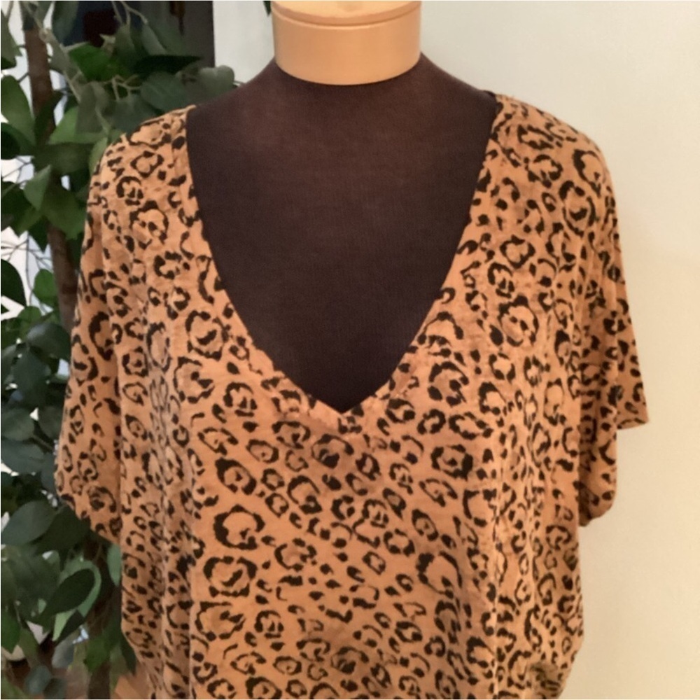 Ava & Viv short sleeve blouse Woman’s size 3X  animal cheetah leopard - Picture 12 of 13